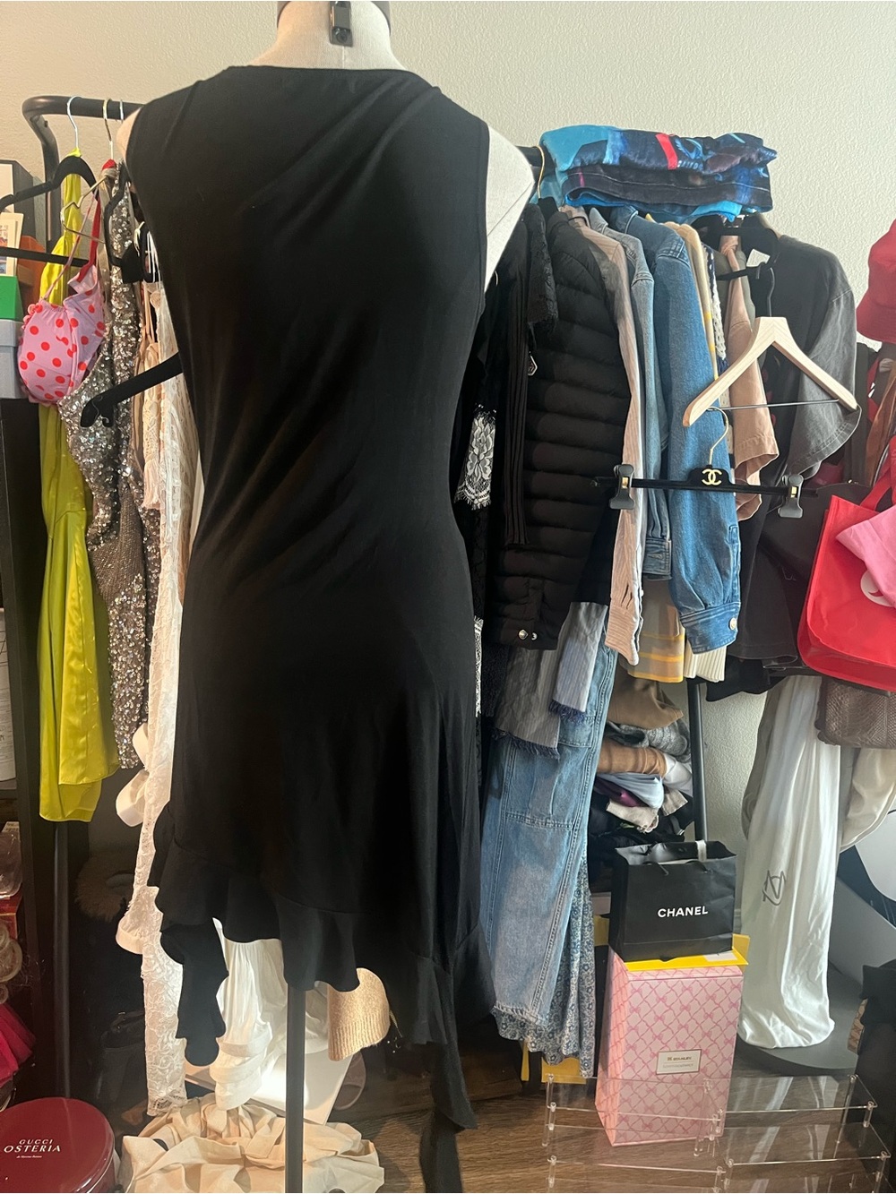 Reformation Black Dress π©π© Classy with ruffle on bottom π©π© size Small - Picture 5 of 6